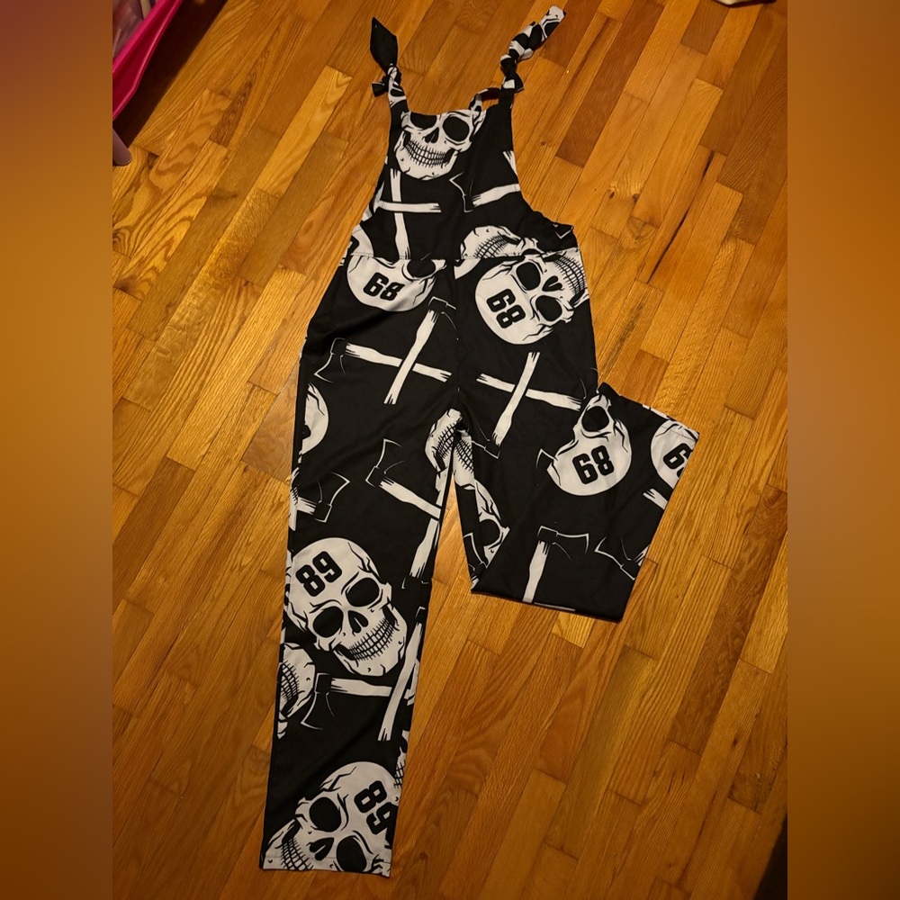 Black Skull Print Overalls - Picture 3 of 4